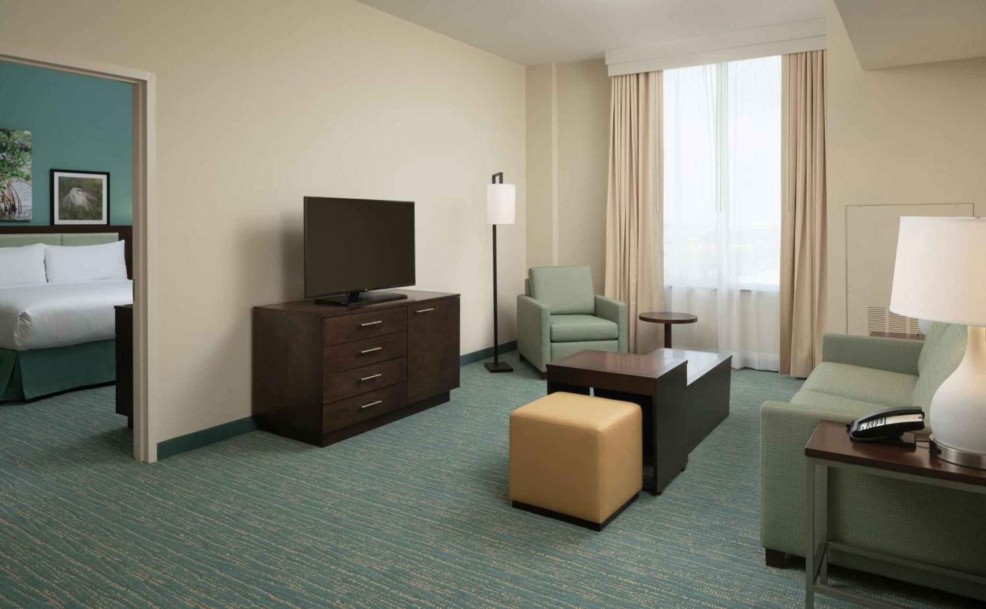 Doubletree By Hilton Miami Doral Hotell Sweetwater Exteriör bild