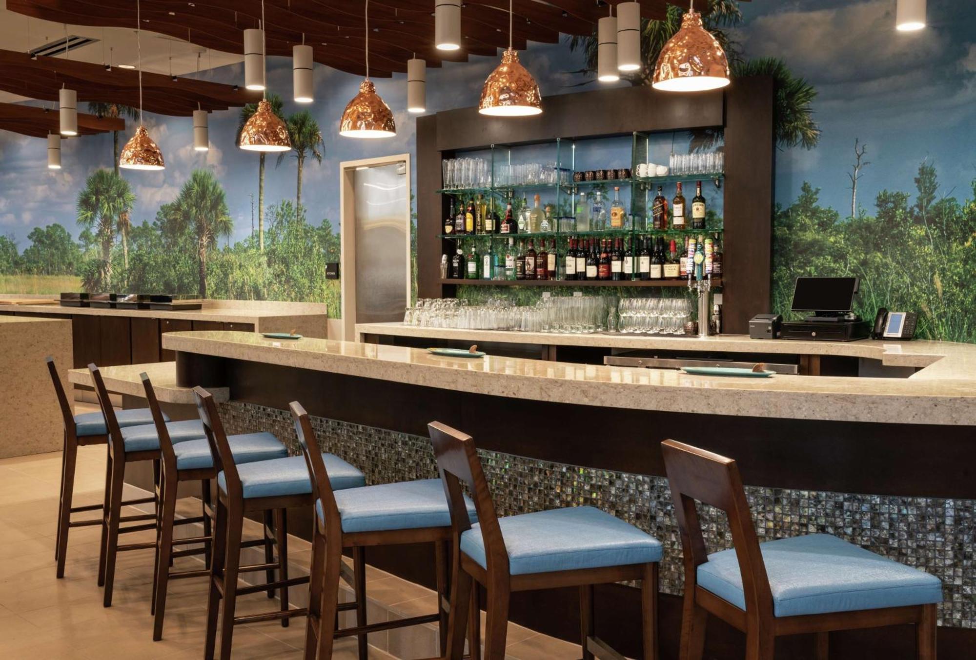 Doubletree By Hilton Miami Doral Hotell Sweetwater Exteriör bild