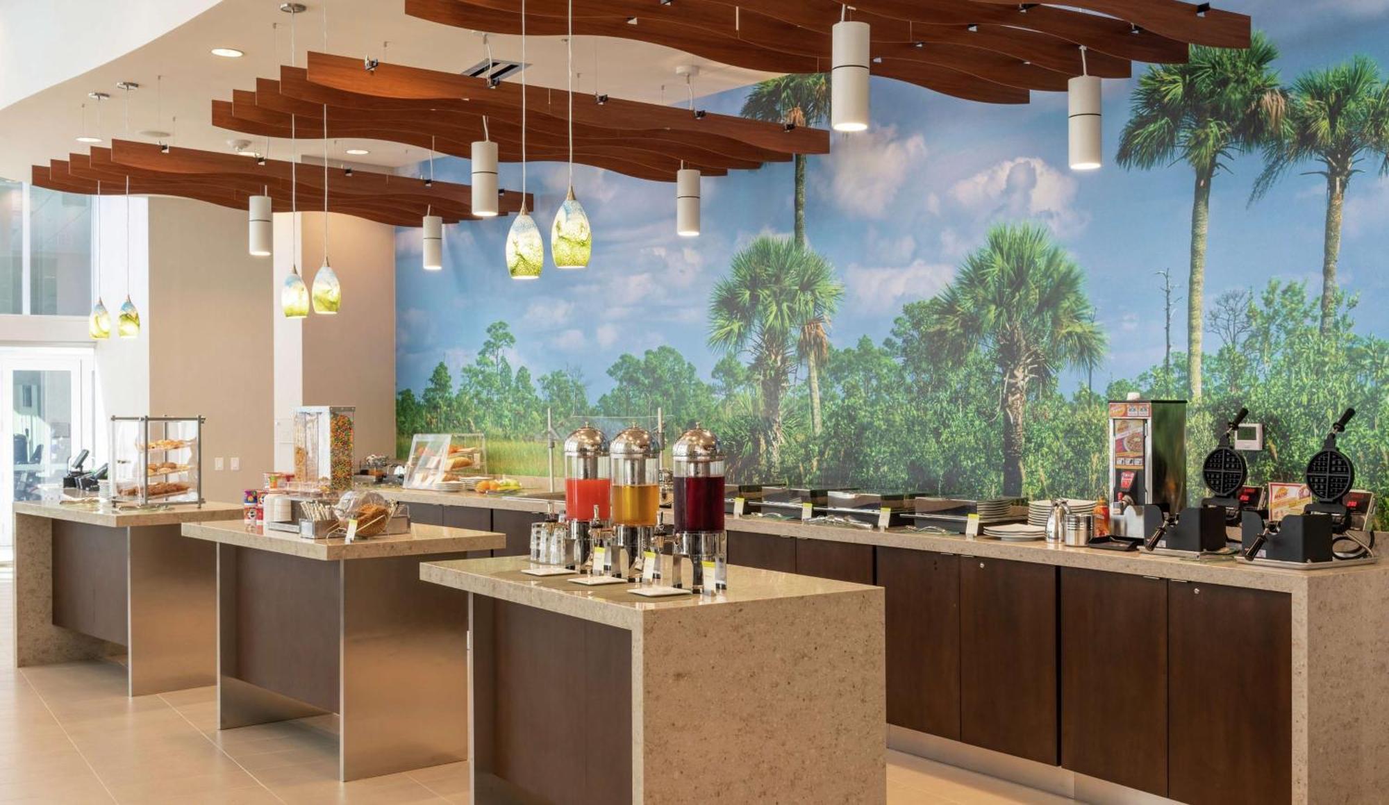 Doubletree By Hilton Miami Doral Hotell Sweetwater Exteriör bild