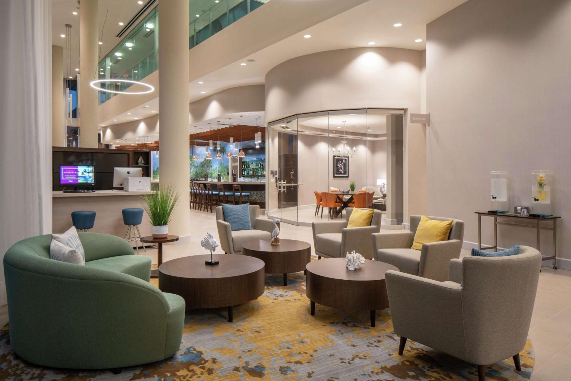 Doubletree By Hilton Miami Doral Hotell Sweetwater Exteriör bild