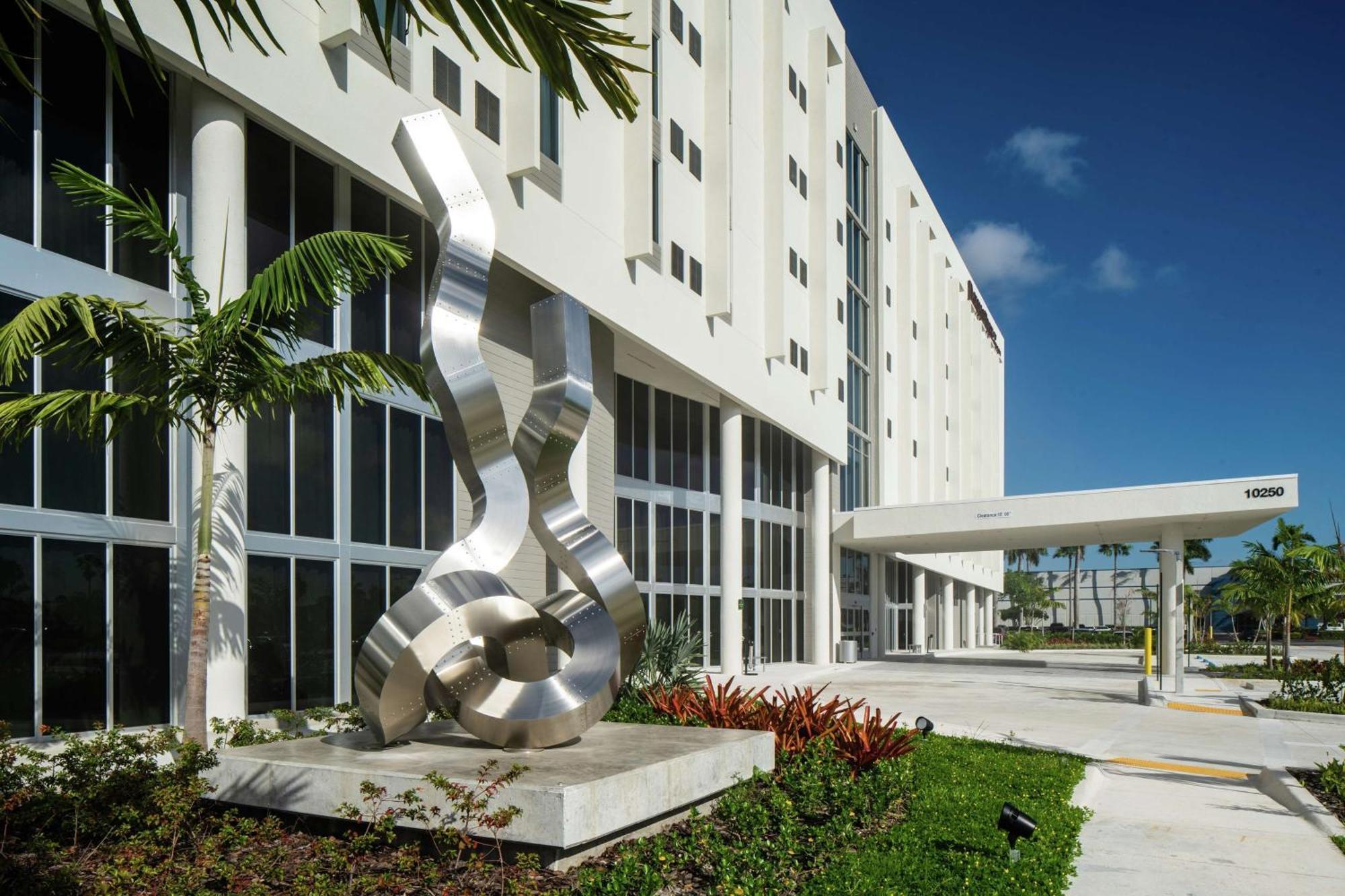 Doubletree By Hilton Miami Doral Hotell Exteriör bild
