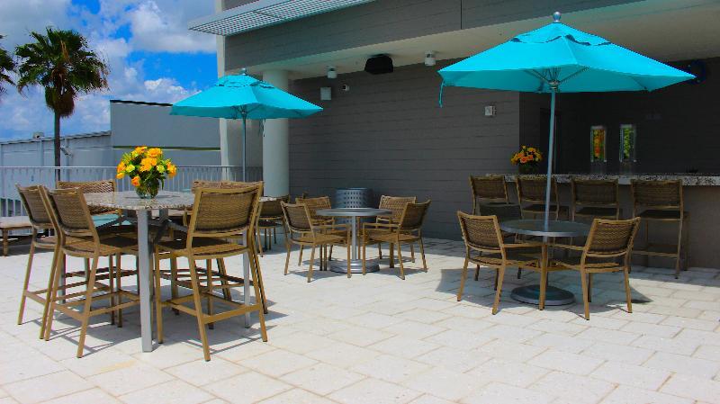Doubletree By Hilton Miami Doral Hotell Sweetwater Exteriör bild